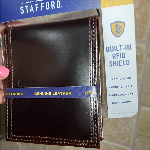 Mens Stafford RFID Shield Wallet - Picture 9 of 15